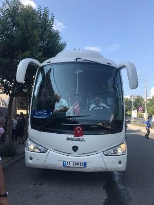 38037033_2144388568922433_1906234463105318912_o (Custom)