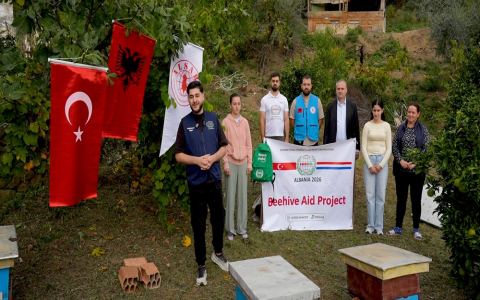 Në qarkun e Elbasanit dhurohen koshere bletësh për familje jetimësh