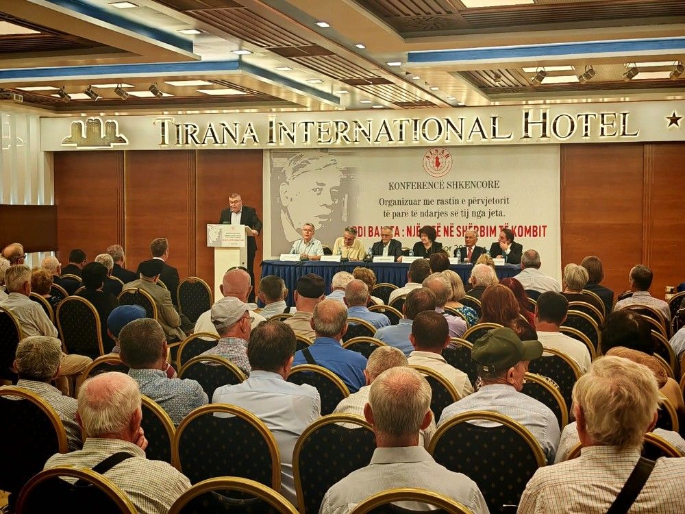 Fondacioni ALSAR e përkujtoi Abdi Baletën në njëvjetorin e ikjes nga kjo botë me konferencën shkencore, “Një jetë në shërbim të kombit”