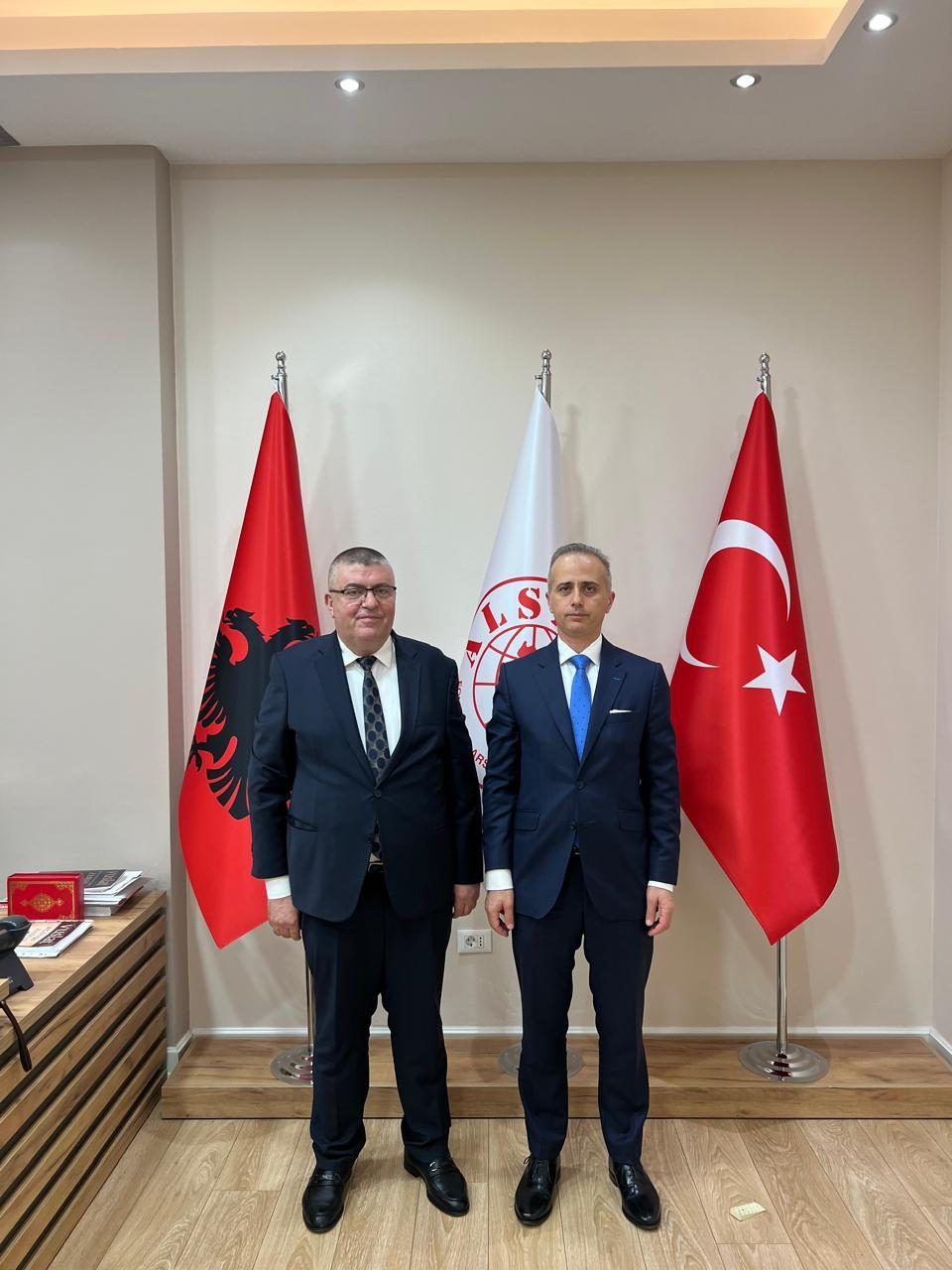 Ambasadori i Turqisë në Tiranë viziton Fondacionin ALSAR