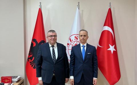 Ambasadori i Turqisë në Tiranë viziton Fondacionin ALSAR
