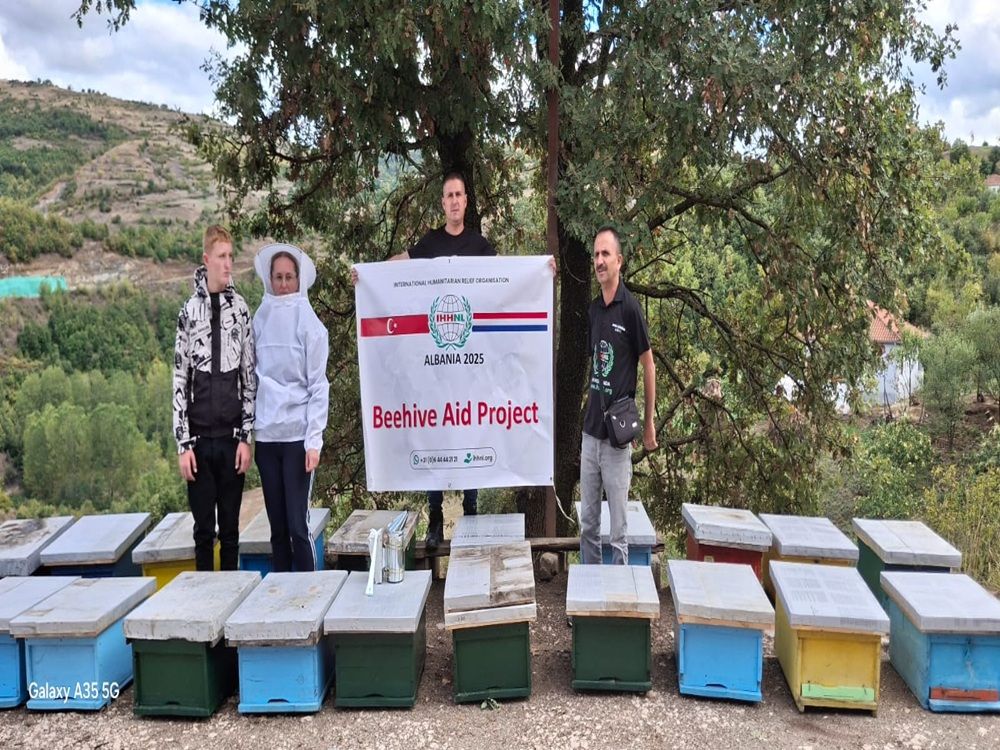 Realizohet projekti i dhurimit të koshereve të bletëve për familje jetimësh në njësinë administrative Çërravë në Pogradec Realizohet projekti i dhurimit të koshereve të bletëve për familje jetimësh në njësinë administrative Çërravë në Pogradec