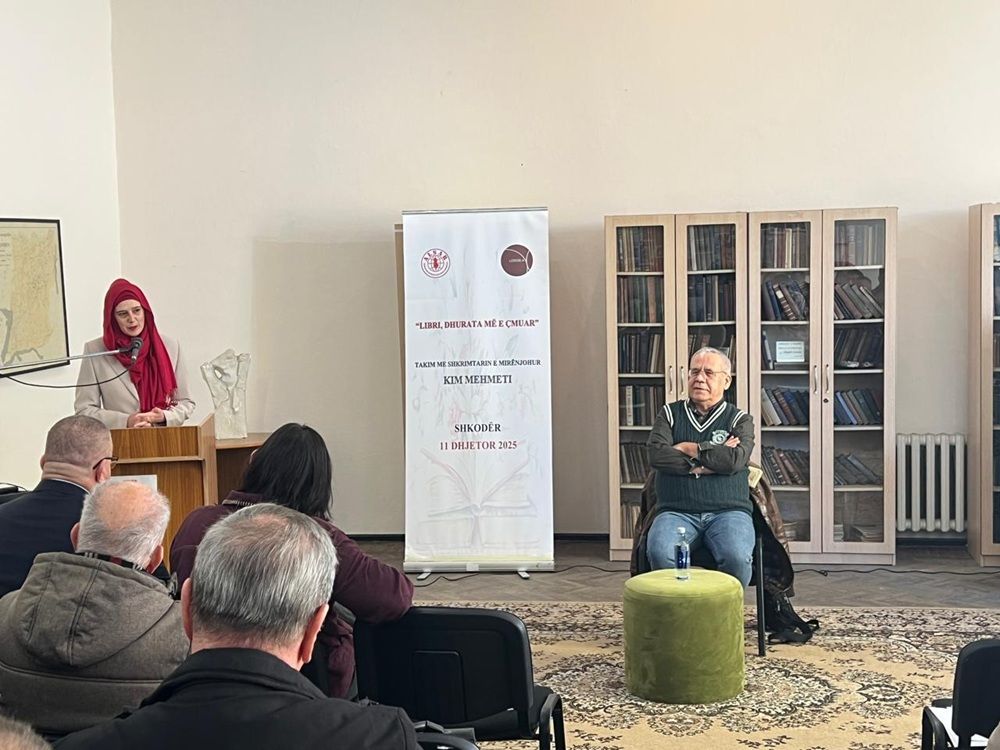 Fondacioni ALSAR, në bashkëpunim me Shtëpinë Botuese Logos-A, organizoi në Shkodër, në kuadër të projektit, “Libri, dhurata më e çmuar”, një takim me shkrimtarin Kim Mehmeti