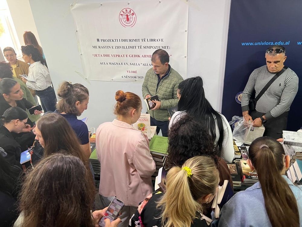 Dhurohen libra për pjesëmarrësit në simpoziumin shkencor për Gedik Ahmed Pashën