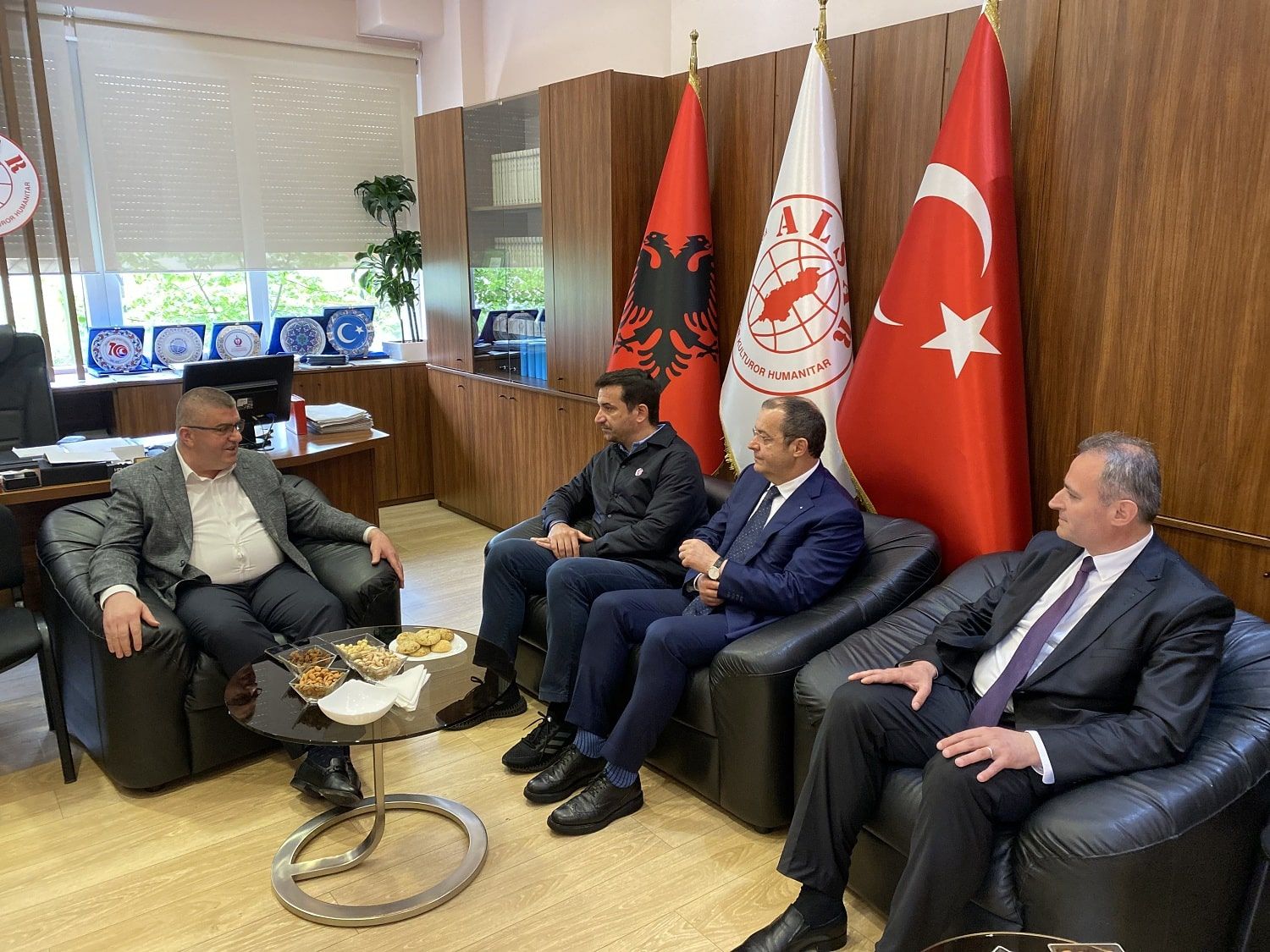 Autoritete vizitojnë Fondacionin ALSAR, me urime për Fitër Bajramin