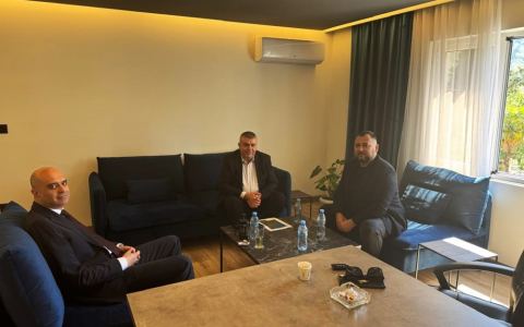 Kryetari i Fondacionit ALSAR viziton Delvinën, pritet nga kryetari i Bashkisë