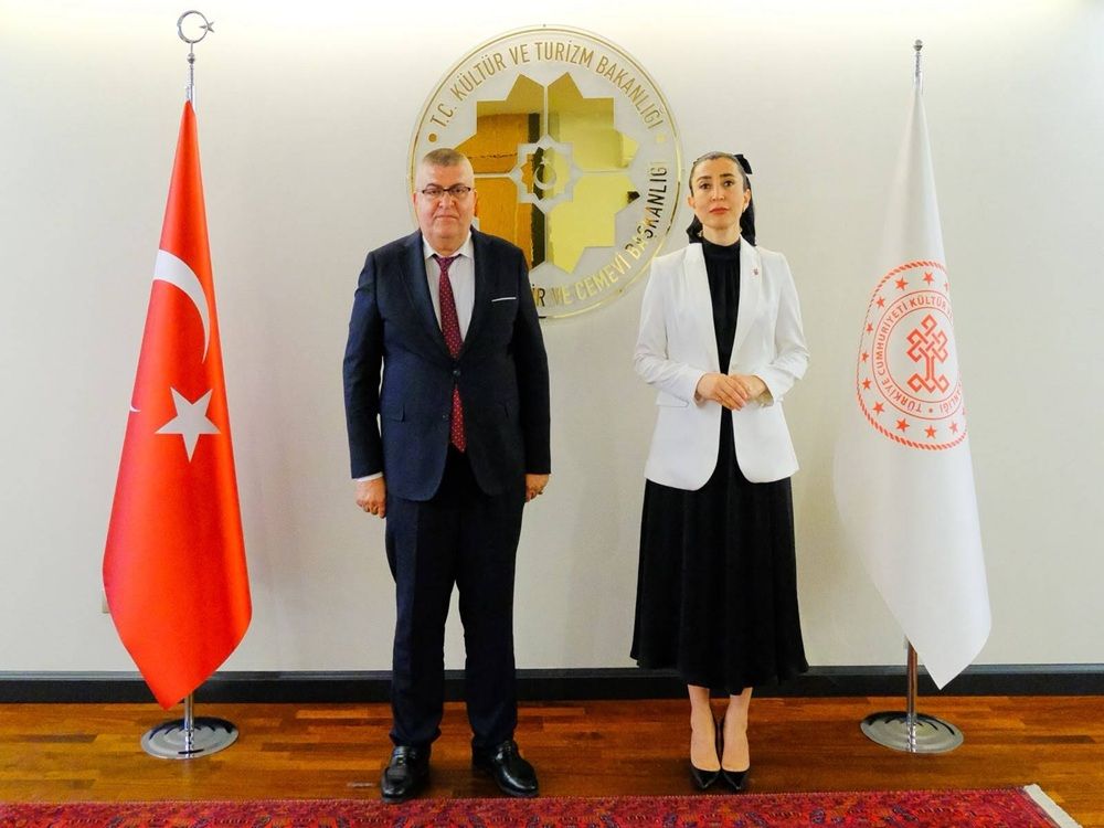 Takim në Ankara i kryetarit të Fondacionin ALSAR me kryetaren e Kryesisë për Kulturën Alevite-Bektashiane dhe Xhemevitë